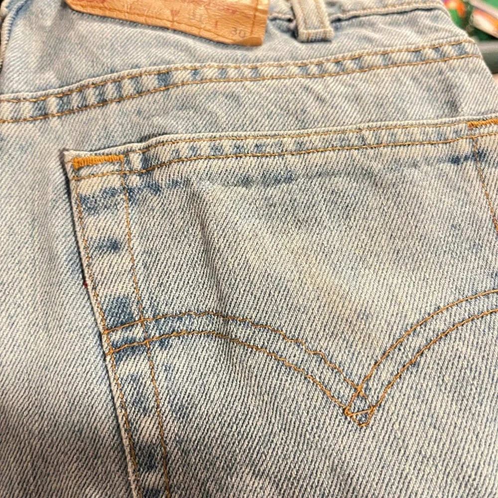 Vintage Levis 555 Relaxed Fit Straight Leg Jeans Light Wash Made in USA 31x30